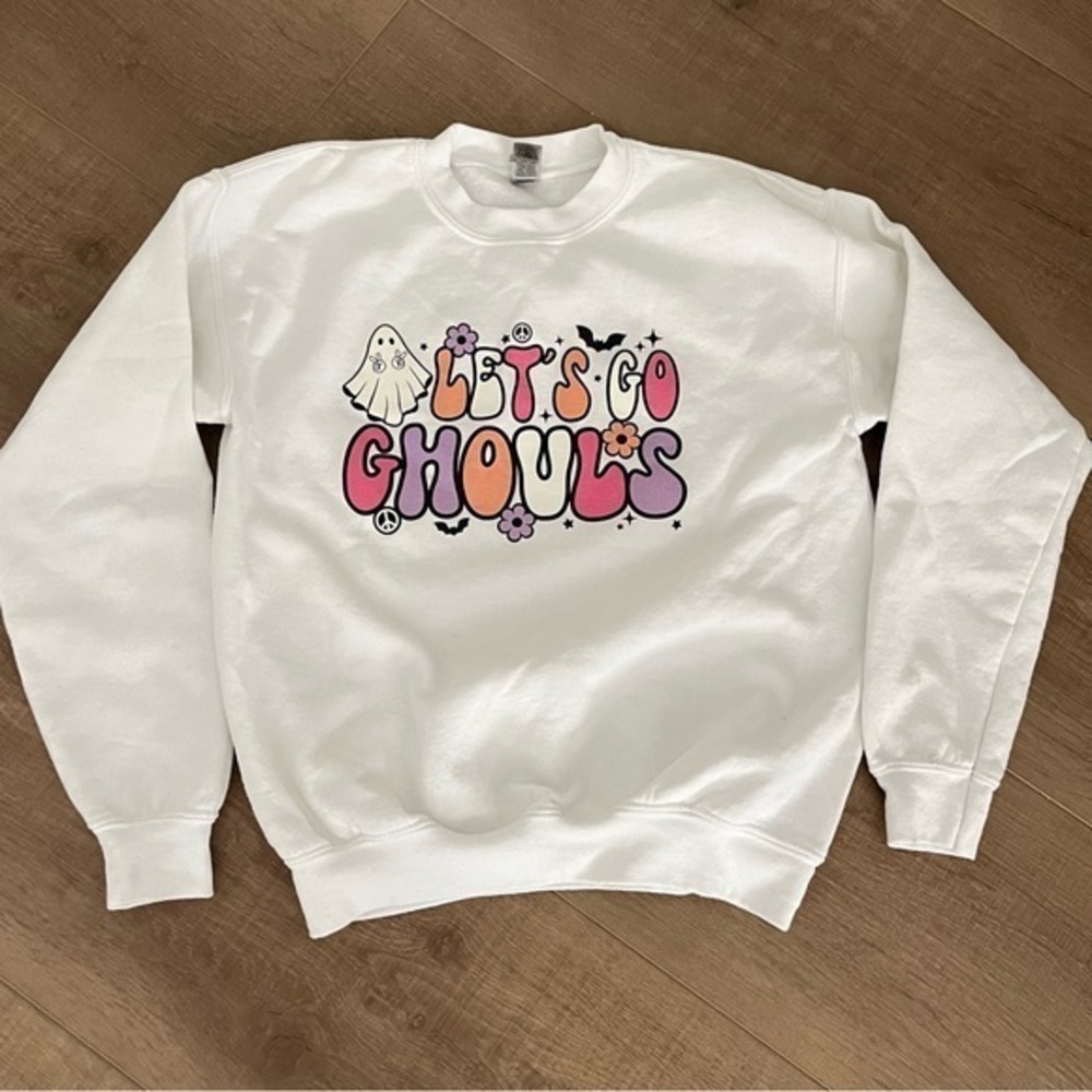 Lets Go Ghouls White Sweatshirt Medium Halloween Ghost Peace Bat Retro Vibes - Picture 1 of 8